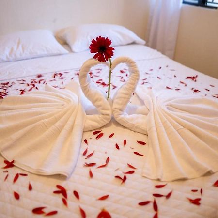 Hotel Los Manantiales Panajachel Ngoại thất bức ảnh