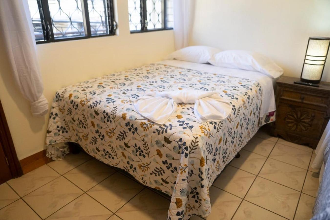 Hotel Los Manantiales Panajachel Ngoại thất bức ảnh
